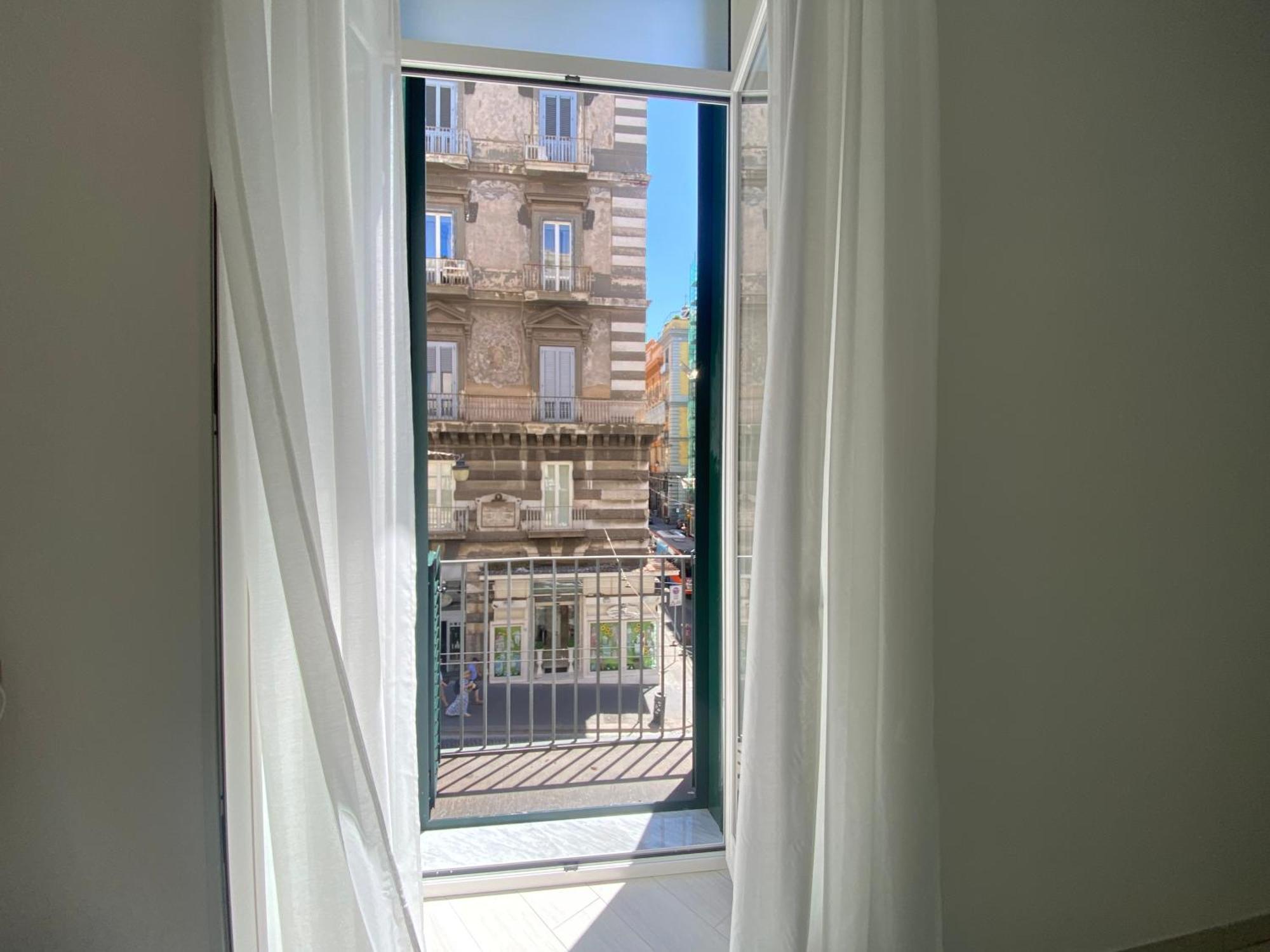 Ludben Dante Nápoles Exterior foto